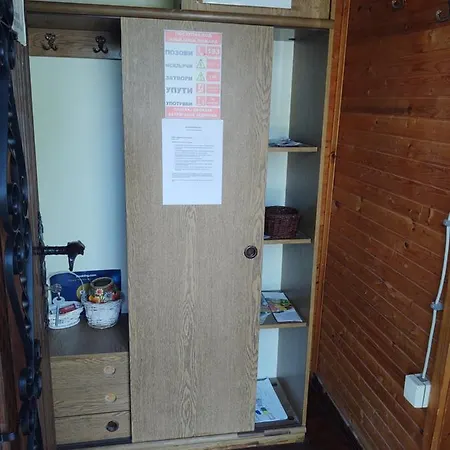 Dedinski Raj Nyaraló *