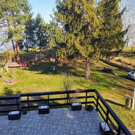 Dedinski Raj Nyaraló