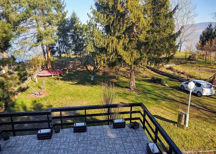 Dedinski Raj Case de vacanță